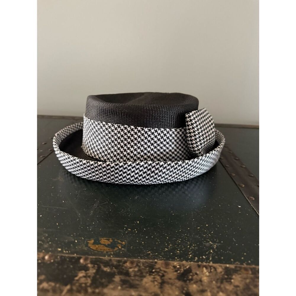 Brooks Brothers Women’s Black Fedora Checked Pattern Pattern